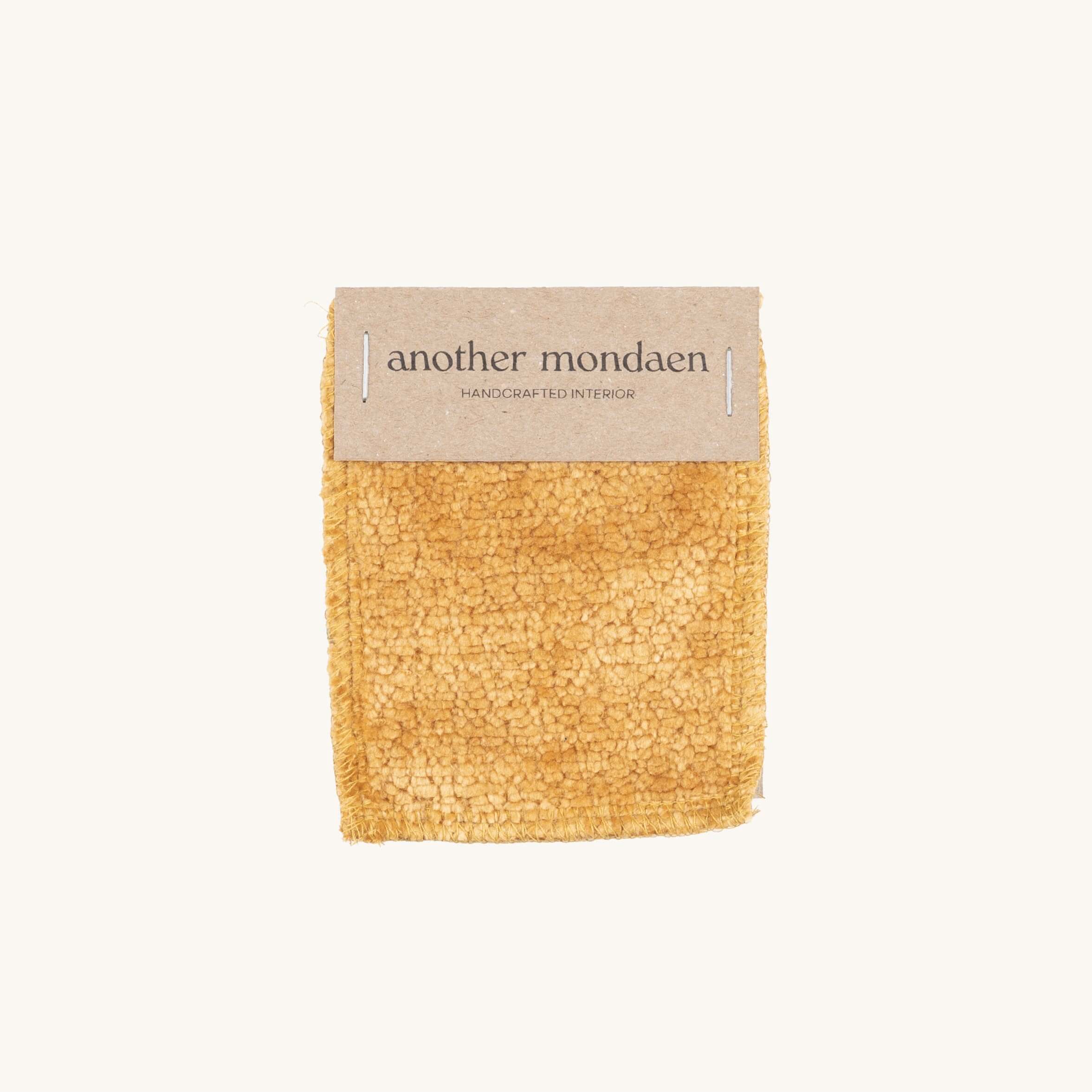 Teddy Stoffmuster in gelb von another mondaen – Detailansicht des weichen Teddy Gewebes