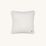 Weißes Uni Kissen aus Teddy-Stoff in Whisper White, quadratische Frontansicht