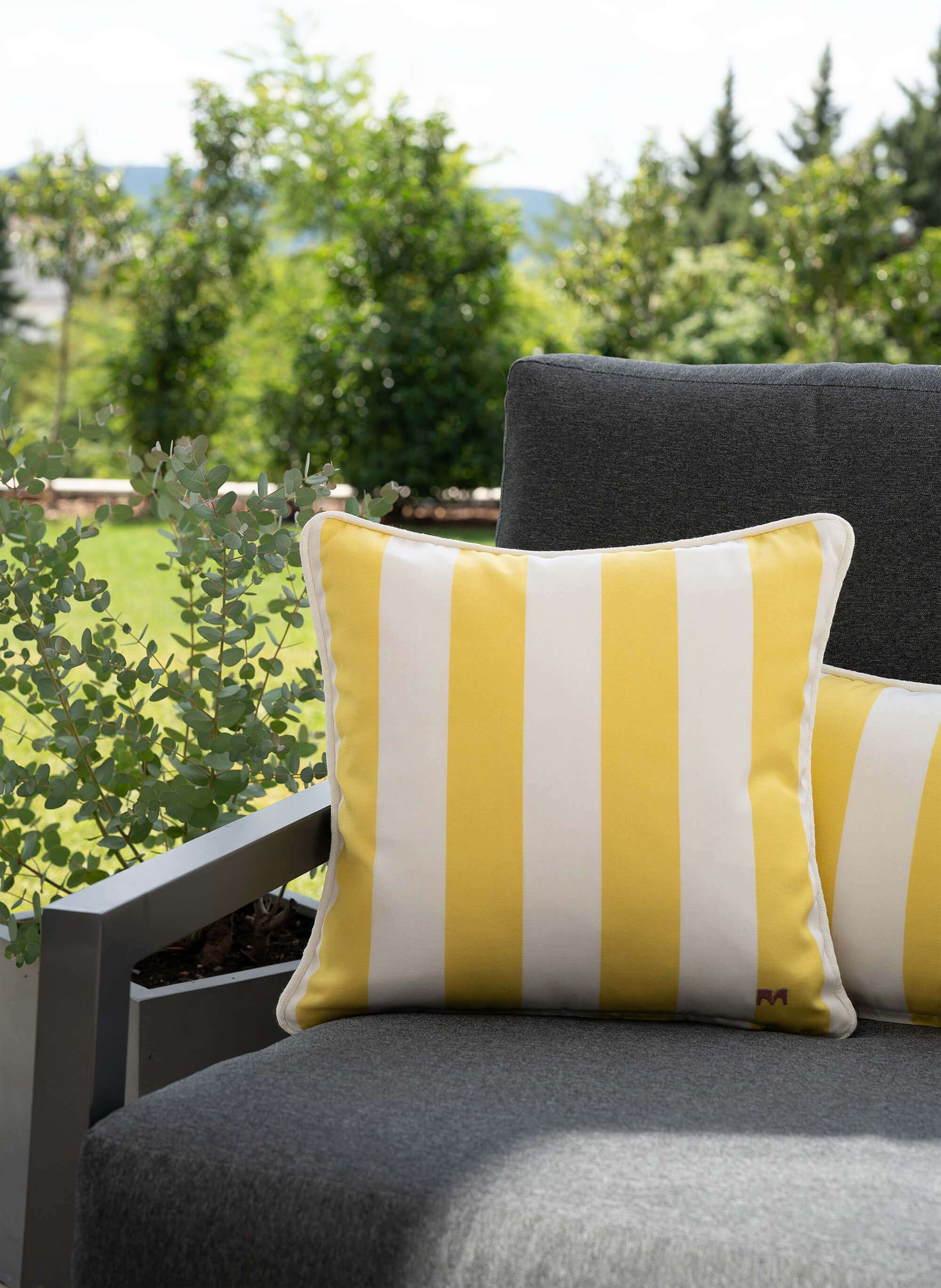 Outdoor Kissen Gelb Gestreift – Classic Striped Quadratisch