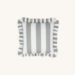 another mondaen Outdoor Kissen Wille Ruffled Charm Stone quadratisch – gestreiftes Designkissen in Grau-Weiß mit handgefertigter Rüschenkante aus der VACANCES Kollektion