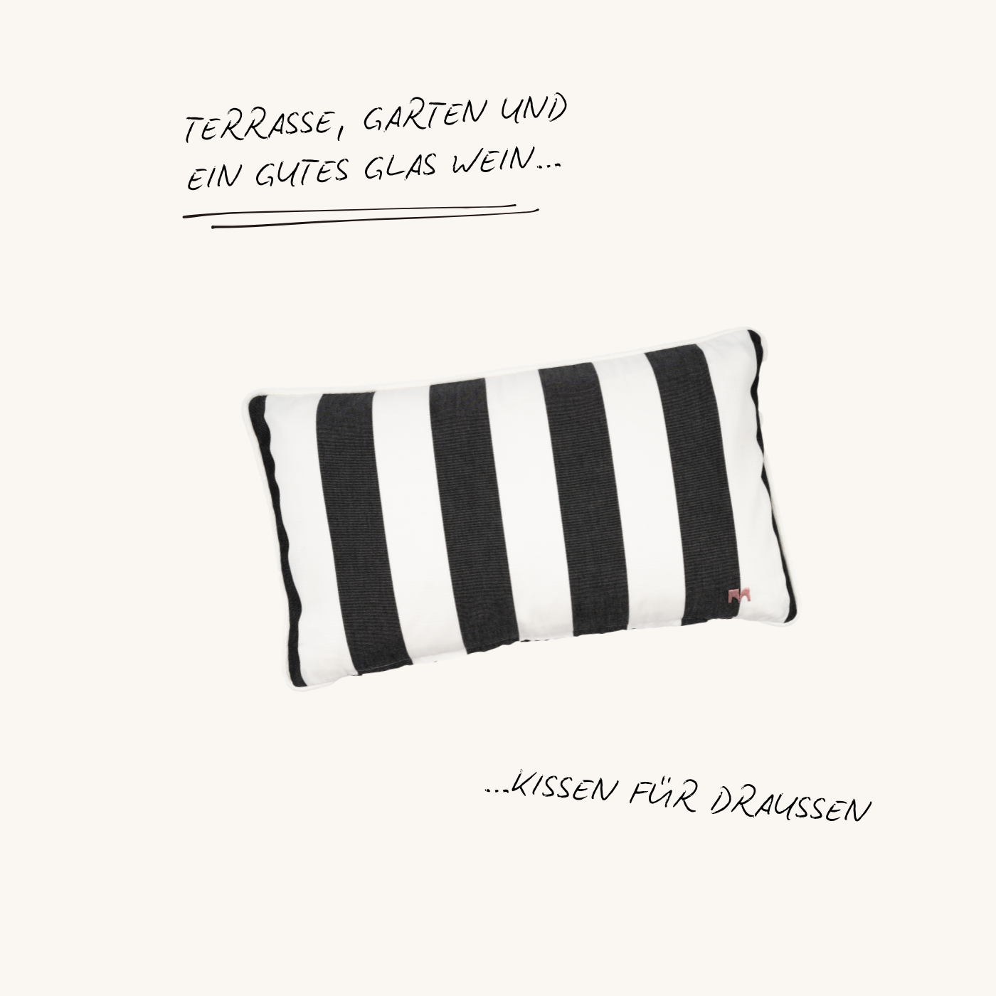 Rechteckiges Outdoor Zierkissen Classic Stripes in Graphit und Weiß von another mondaen mit wetterfestem Stoff für Terrasse, Balkon und Garten