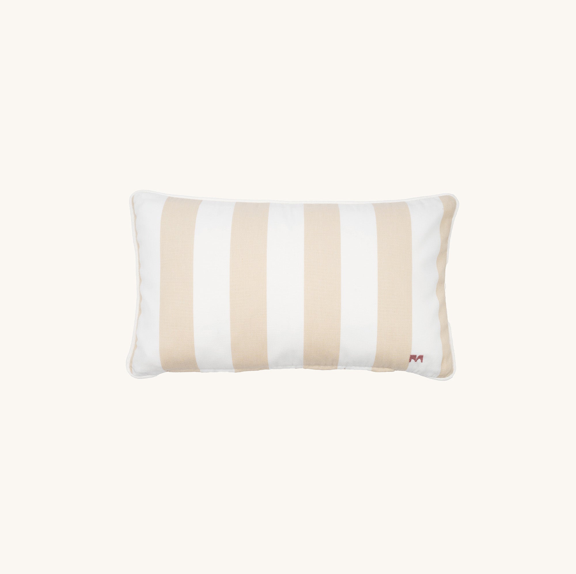 another mondaen Outdoor Kissen Classic Striped Beige rechteckig – gestreiftes Designkissen für Terrasse und Garten
