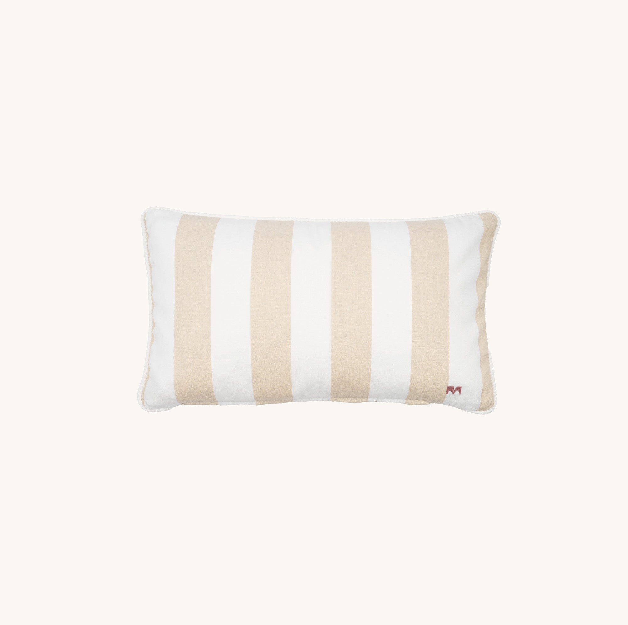 another mondaen Outdoor Kissen Classic Striped Beige rechteckig – gestreiftes Designkissen für Terrasse und Garten