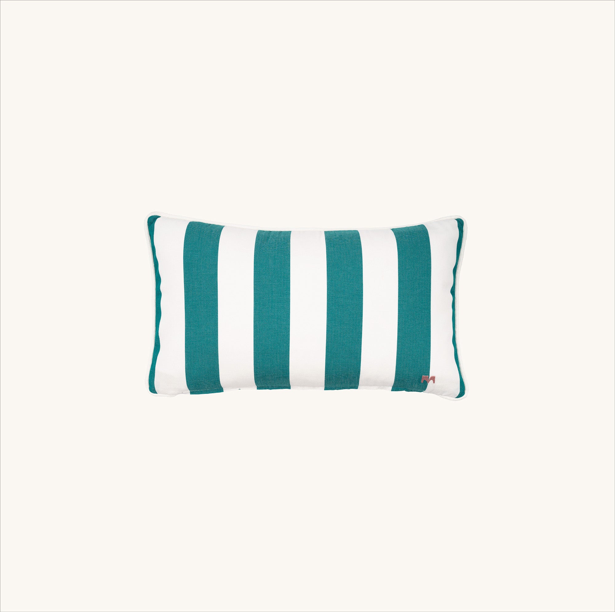 another mondaen Outdoor Kissen Classic Striped forest rechteckig – gestreiftes Designkissen für Terrasse und Garten