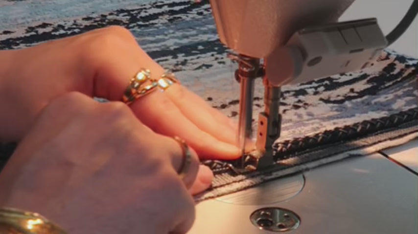 Joost Aurora Navy Kissen Square