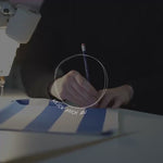 Herstellung eines gestreiften Outdoor Kissens Classic Striped in blau und Weiß Kollektion von another mondaen